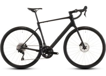 Cube Attain C:62 Race blackline